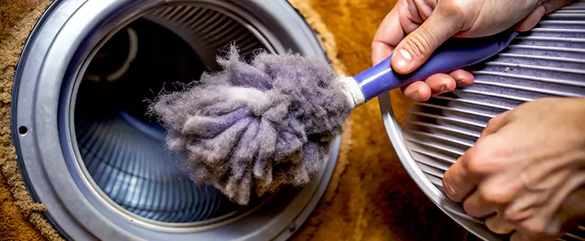 Signs Of A Clogged Dryer Lint Trap in Saint-Augustin, Quebec